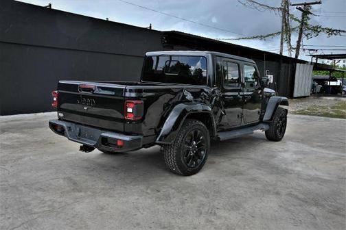 2022 Jeep Gladiator Overland