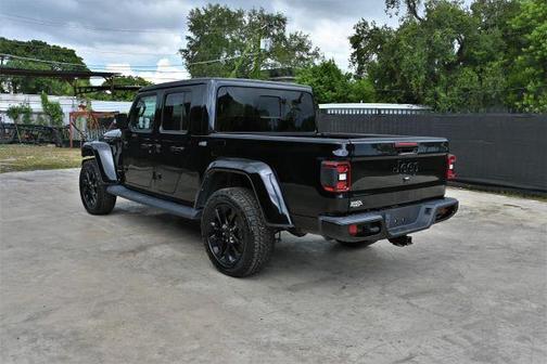 2022 Jeep Gladiator Overland