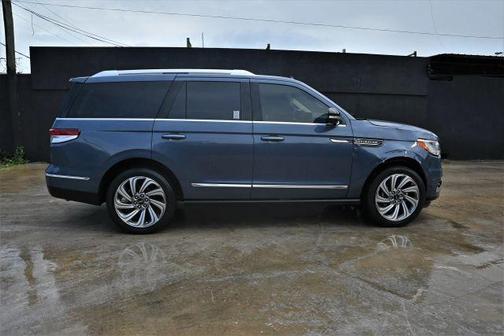2022 Lincoln Navigator Reserve