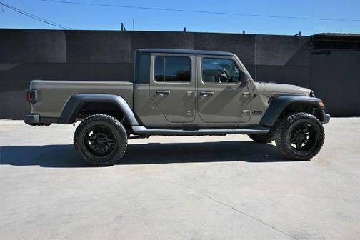 2020 Jeep Gladiator Sport