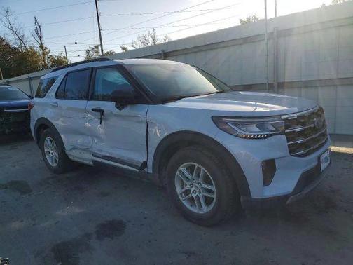 White 2025 Ford Explorer Active