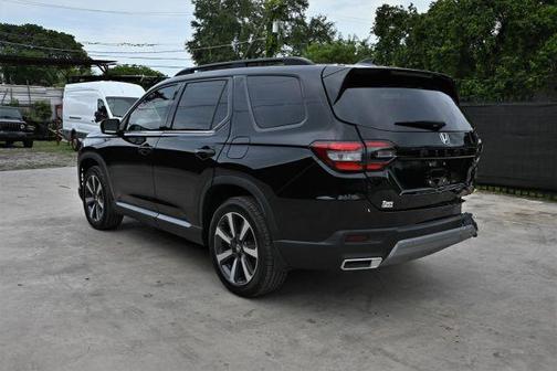 Black 2023 Honda Pilot Touring