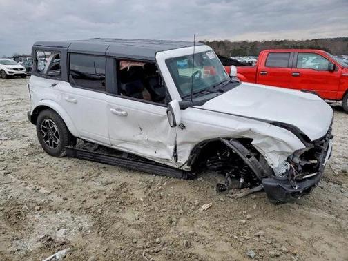 White 2024 Ford Bronco Outer Banks