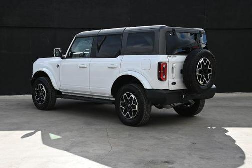 White 2024 Ford Bronco Outer Banks