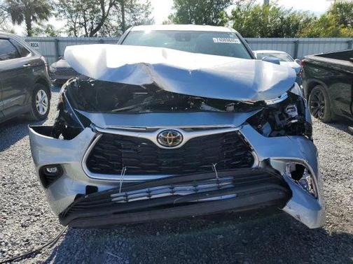 2025 Toyota Highlander LE