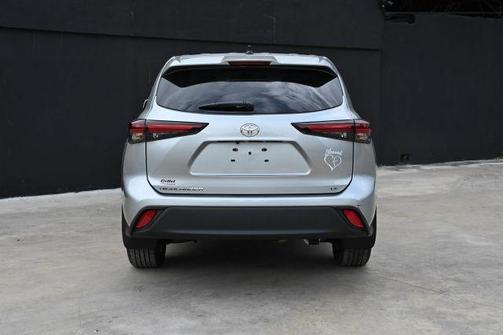 2025 Toyota Highlander LE