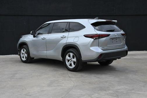 2025 Toyota Highlander LE