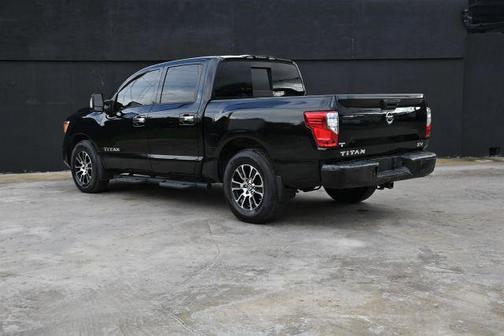 2021 Nissan Titan SV