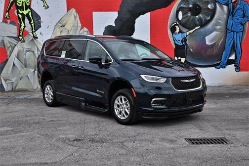 2021 Chrysler Pacifica Touring-L