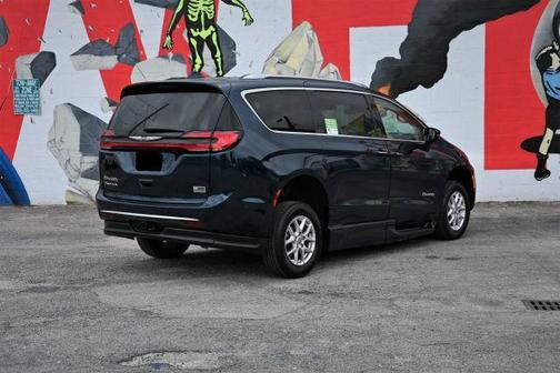 2021 Chrysler Pacifica Touring-L