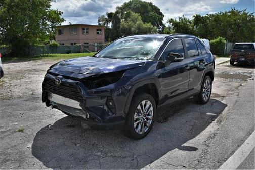 2025 Toyota RAV4 XLE Premium