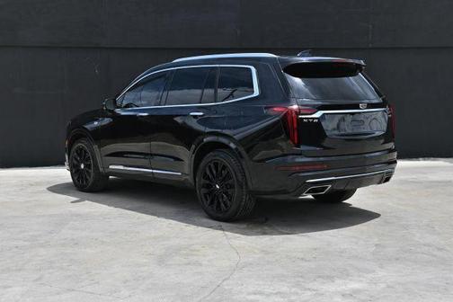 Black 2023 Cadillac XT6 Luxury FWD