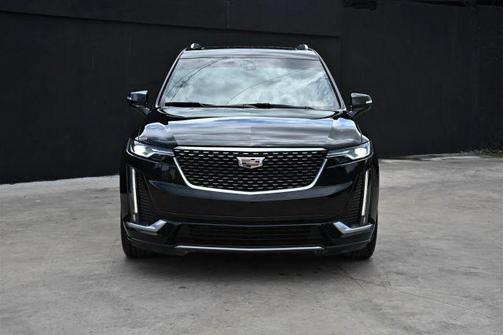 Black 2023 Cadillac XT6 Luxury FWD