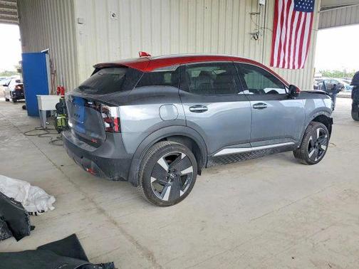 2t Gun Red Roof 2025 Nissan Kicks SR