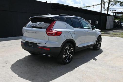 2020 Volvo XC40 T4 R-Design