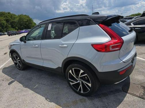 2020 Volvo XC40 T4 R-Design