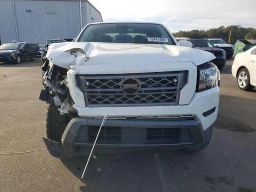 2022 Nissan Frontier SV