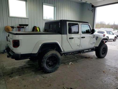 White 2020 Jeep Gladiator Overland