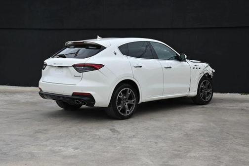 2023 Maserati Levante Modena