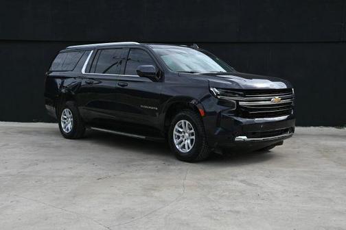 2023 Chevrolet Suburban LT