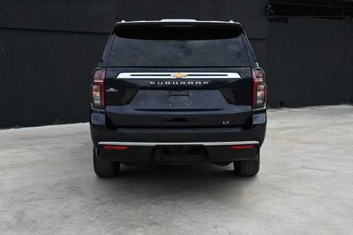 2023 Chevrolet Suburban LT