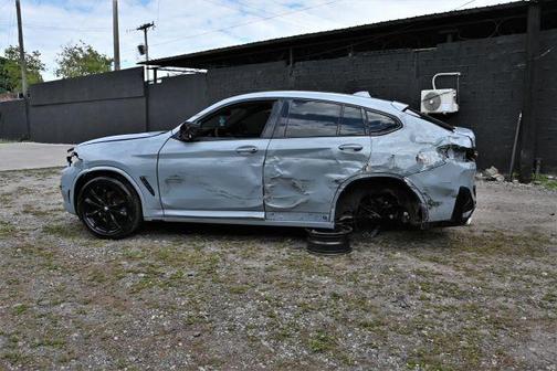 2024 BMW X4 xDrive30i