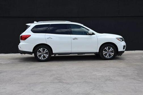 2019 Nissan Pathfinder SL