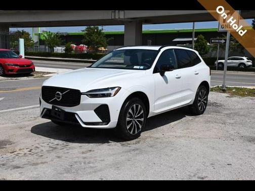 2025 Volvo XC60 B5 Plus