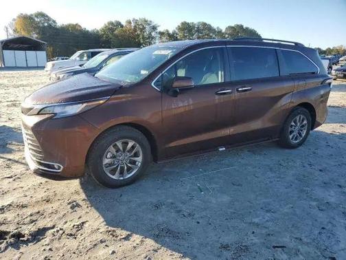 2023 Toyota Sienna XLE