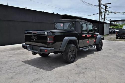 2022 Jeep Gladiator Sport