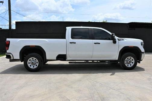 White 2024 GMC Sierra 2500 Pro
