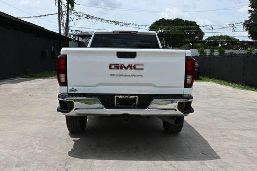 White 2024 GMC Sierra 2500 Pro