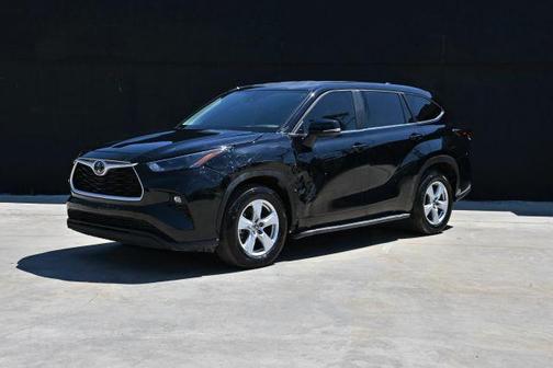 Black 2024 Toyota Highlander LE