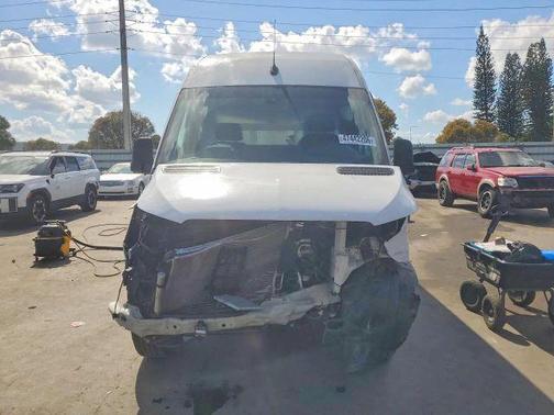 White 2022 Mercedes-Benz Sprinter 2500 HIGH ROOF W/170 WB