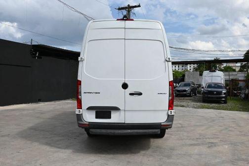 White 2022 Mercedes-Benz Sprinter 2500 HIGH ROOF W/170 WB