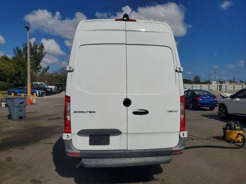 White 2022 Mercedes-Benz Sprinter 2500 HIGH ROOF W/170 WB