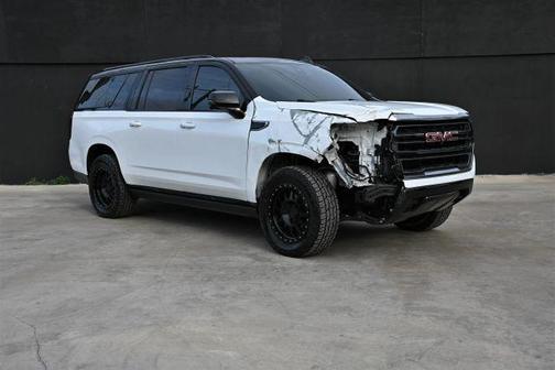 2022 GMC Yukon XL AT4