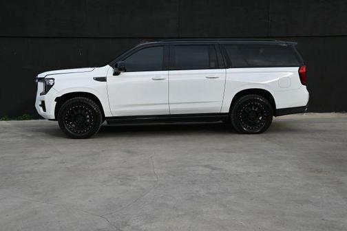 2022 GMC Yukon XL AT4