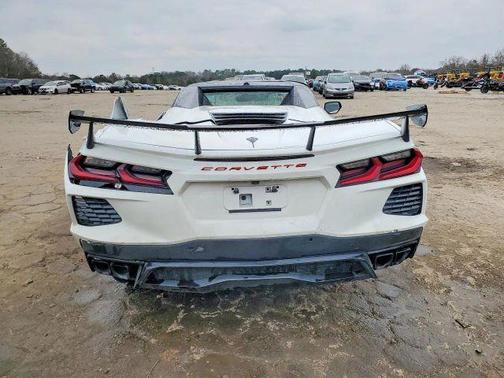 White 2023 Chevrolet Corvette Stingray w/2LT