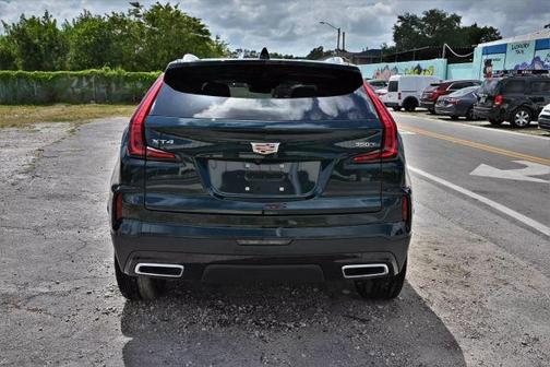 2024 Cadillac XT4 Premium Luxury