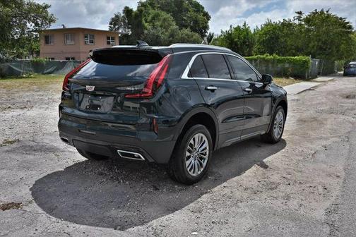 2024 Cadillac XT4 Premium Luxury