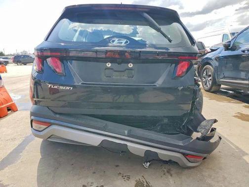 Black 2026 Hyundai TUCSON SE