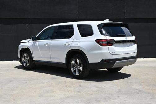 White 2024 Honda Pilot EX-L 7-Passenger