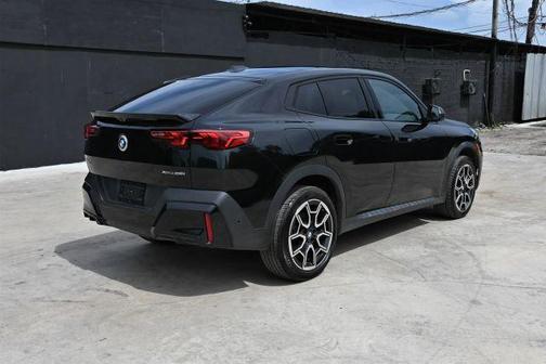 Black 2025 BMW X2 xDrive28i