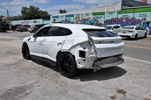 2019 Lamborghini Urus Base