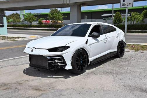 2019 Lamborghini Urus Base