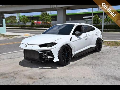 2019 Lamborghini Urus Base