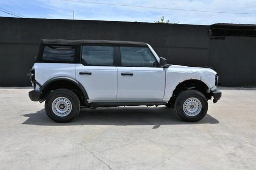 White 2025 Ford Bronco Base