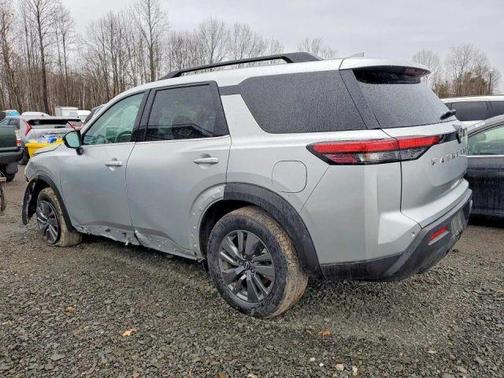 2024 Nissan Pathfinder SV