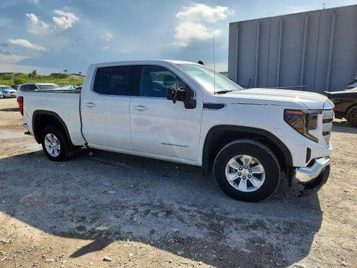 White 2024 GMC Sierra 1500 SLE